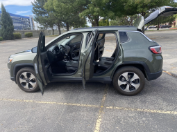 2018 Jeep Compass Latitude full