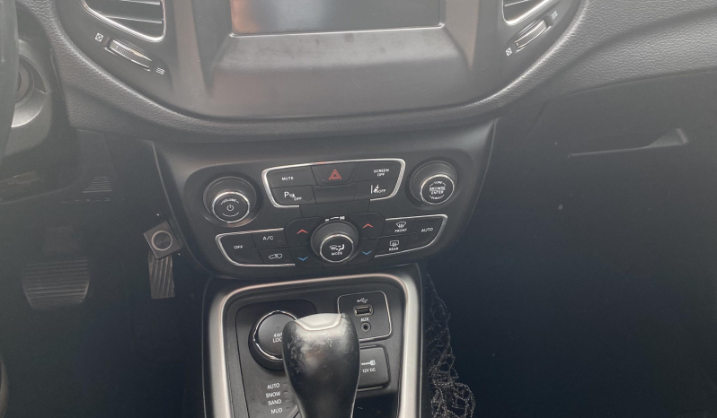 2018 Jeep Compass Latitude full